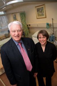 Sir Bobby Robson and Dr Ruth Plummer, Medical Oncologist, Ne